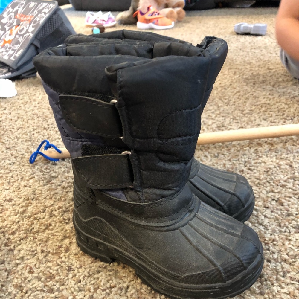 Size 6 snow boots